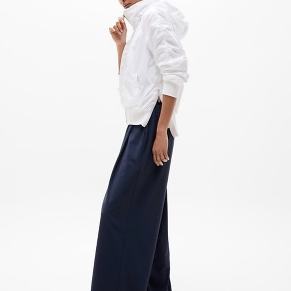 Athleta Women's White Jetset Bomber Jacket, size M, NWT - Picture 5 of 8